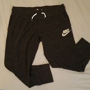 NIKE Capri workout pants
